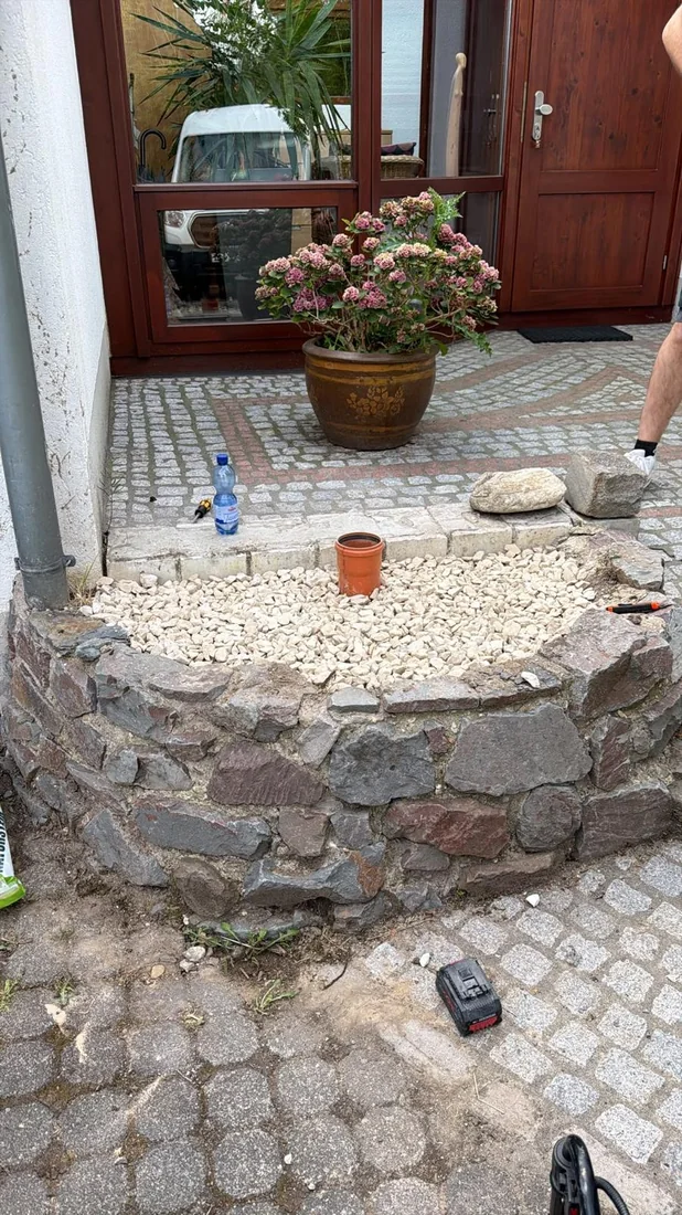 Fundament für eine Wärmepumpen-Außeneinheit in Kassel